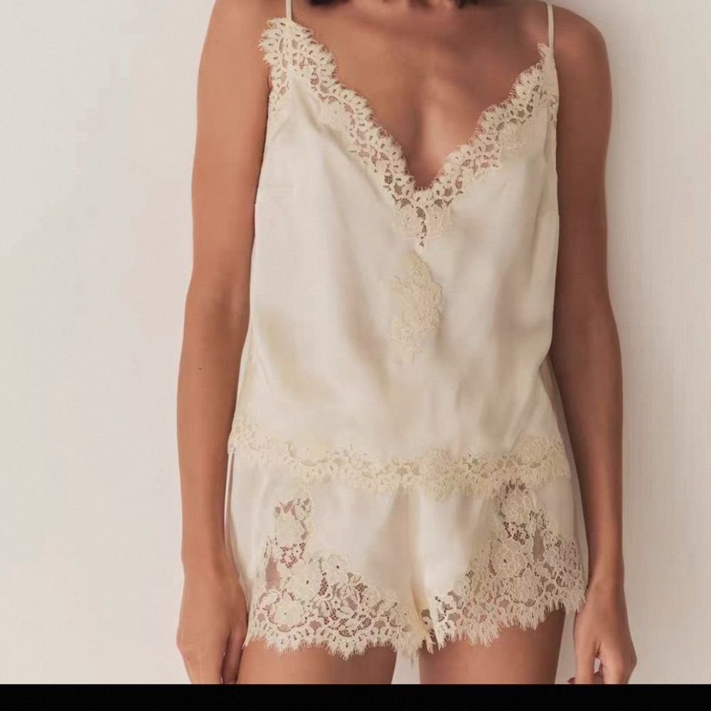 Doen  Silk Lace Slim Fit A-line Shorts, S M